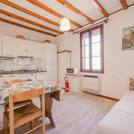 Lagoon View - 12 Min To The Train Station Apartment Venedig